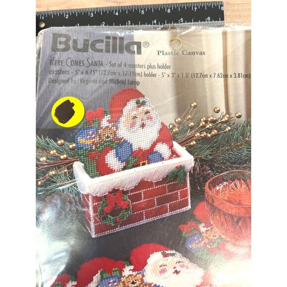 Bucilla "Here Comes Santa" Coaster & Holder Kit - Picture 3 of 5